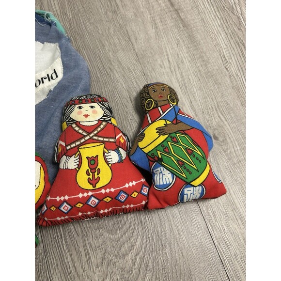 Vintage Children of the World Small Cloth Fabric Dolls Set Of 5 + Bag READ - Picture 4 of 12